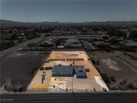 185 E Windmill Ln, Las Vegas, NV 89123