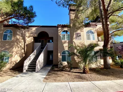 9325 W Desert Inn Rd #250, Las Vegas, NV 89117