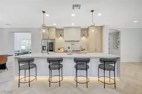 10981 Laureldale Ct, Las Vegas, NV 89141