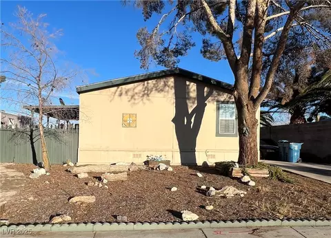 3674 Arbolado Dr, Las Vegas, NV 89121