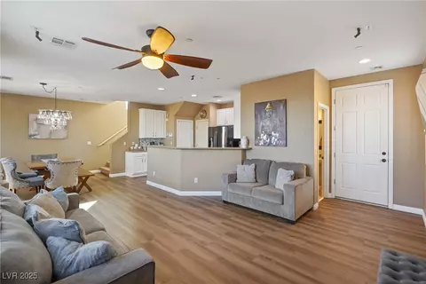 6121 Sinatra Sands Ct, Las Vegas, NV 89130