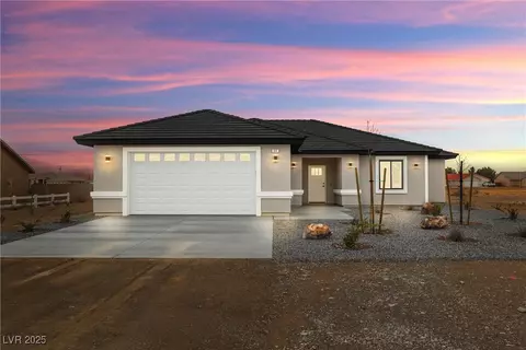 60 E Jaybird St, Pahrump, NV 89048