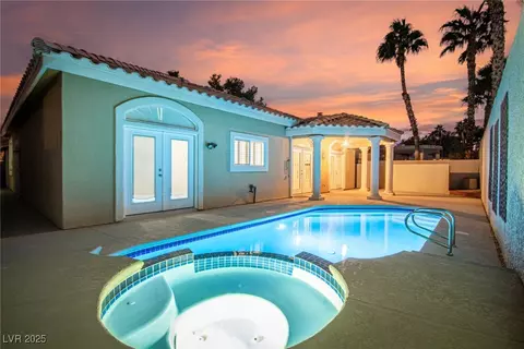1605 Shadow Rock Dr, Las Vegas, NV 89117