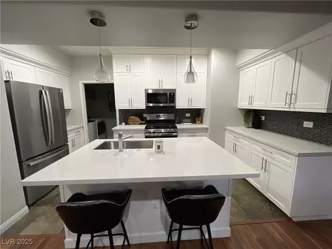 8250 N Grand Canyon Dr #1036, Las Vegas, NV 89166
