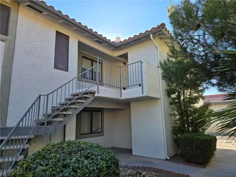 6743 W Charleston Blvd #4, Las Vegas, NV 89146