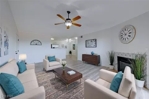 231 W Horizon Ridge Pkwy #1027, Henderson, NV 89012