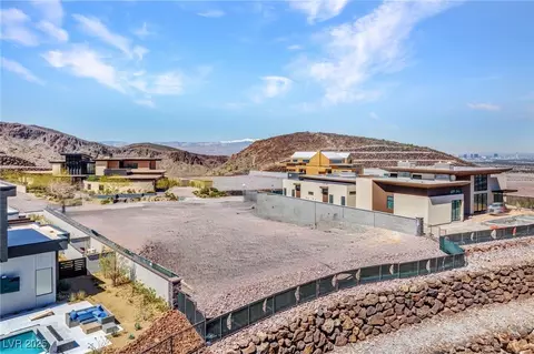 16 Sanctuary Peak Ct, Henderson, NV 89012