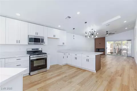 7812 Settlers Ridge Ln, Las Vegas, NV 89145
