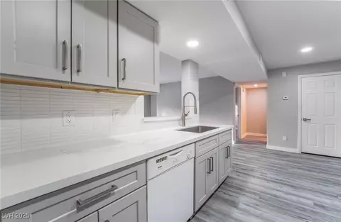 220 Mission Catalina Ln #202, Las Vegas, NV 89107