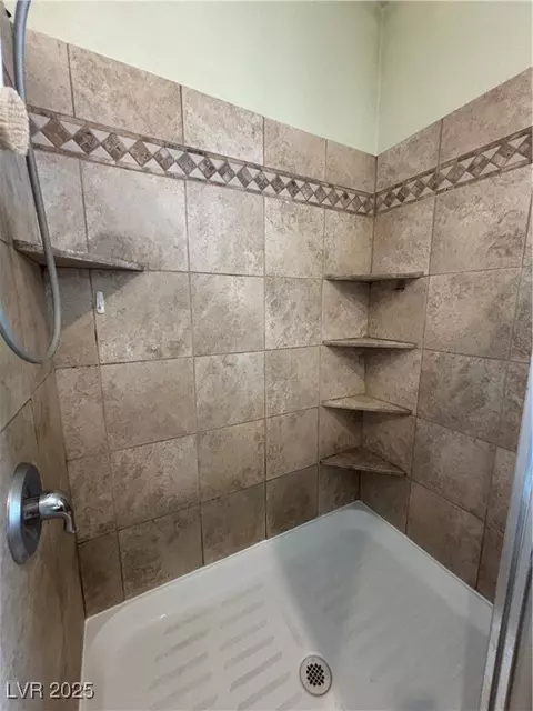 Bath - 889 E 308th South St, Ely, NV 89301 photo 5 of 9