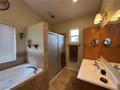 Bath - 889 E 308th South St, Ely, NV 89301 photo 3 of 9