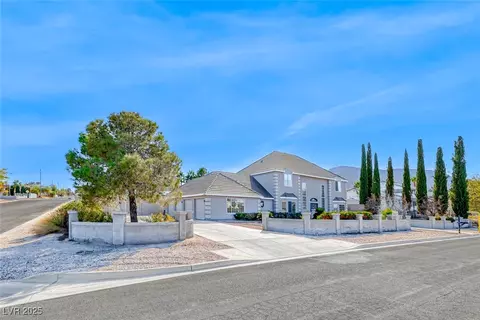 241 E Country Club Dr, Henderson, NV 89015