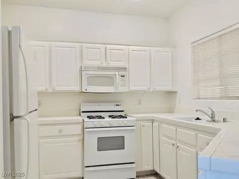 1842 Scimitar Dr #13, Henderson, NV 89014