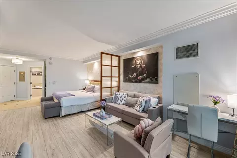 125 E Harmon Ave #216, Las Vegas, NV 89109