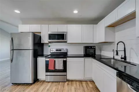 4505 Providence Ln, Las Vegas, NV 89107