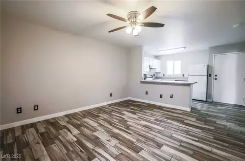 5326 Swenson St #61, Las Vegas, NV 89119