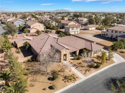 7860 Thunder Echo St, Las Vegas, NV 89131
