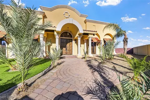 6760 Hinson St, Las Vegas, NV 89118