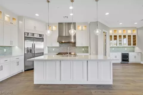 2869 Josephine Dr, Henderson, NV 89044