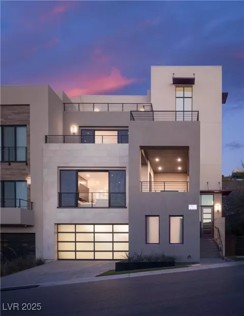 438 Serenity Point Dr, Henderson, NV 89012