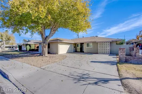 26 Jade Circle Cir, Las Vegas, NV 89106