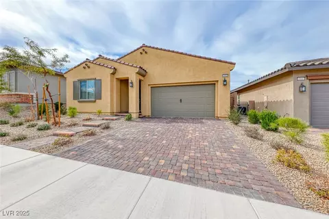 697 Sunray Park St, Henderson, NV 89011