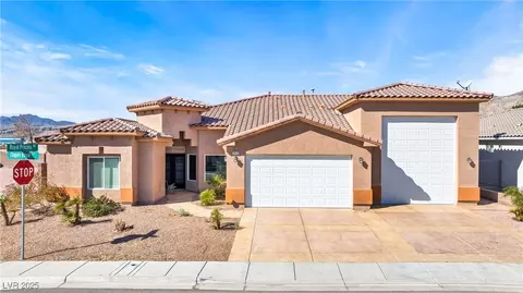 3823 Chapels Royal St, Laughlin, NV 89029