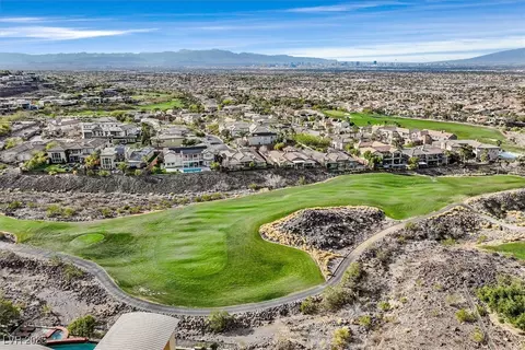 1320 Enchanted River Dr, Henderson, NV 89012