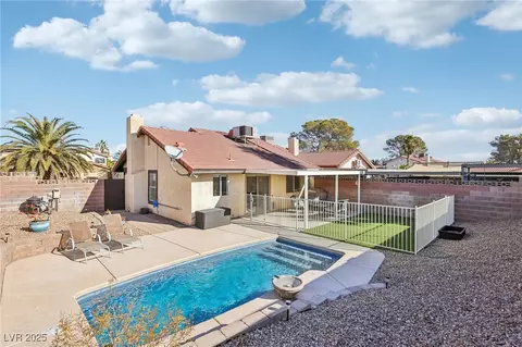 8805 Pavia Dr, Las Vegas, NV 89117