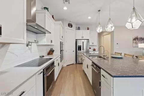 3018 Fall Solstice Ct, Las Vegas, NV 89138