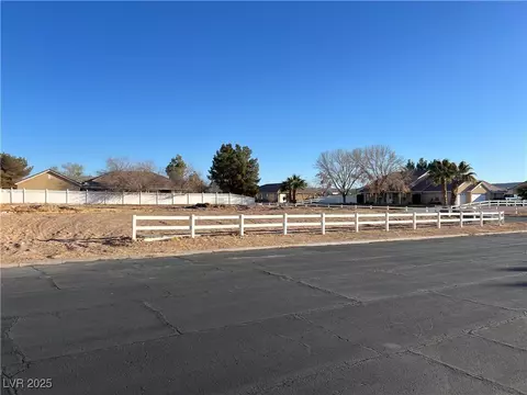 1352 Red Sage Ln, Logandale, NV 89021