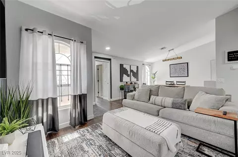 1800 Edmond St #215, Las Vegas, NV 89146