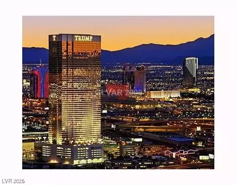 2000 N Fashion Show Dr #1728, Las Vegas, NV 89109
