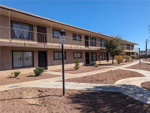 615 S Royal Crest Cir #15, Las Vegas, NV 89169