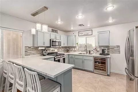 4786 Valleyside Ave, Las Vegas, NV 89115