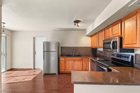 5166 Gray Ln #M, Las Vegas, NV 89119