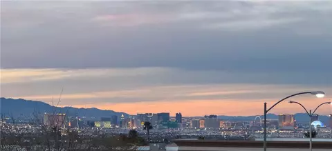 2305 W Horizon Ridge Pkwy #322, Henderson, NV 89052