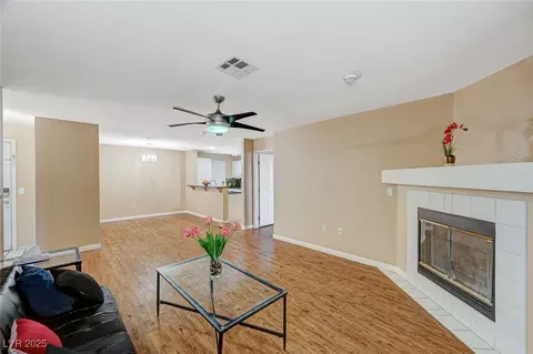 8452 Boseck Dr #110, Las Vegas, NV 89145