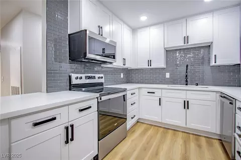 3151 Soaring Gulls Dr #1079, Las Vegas, NV 89128