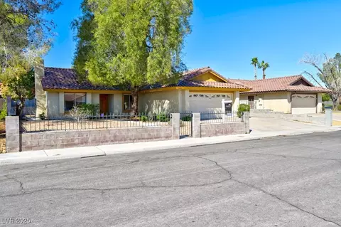 3920 Aspencrest Dr, Las Vegas, NV 89108