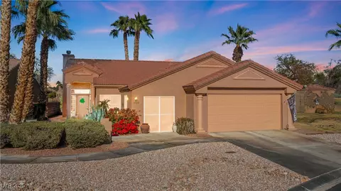1137 Golf Club Dr, Laughlin, NV 89029
