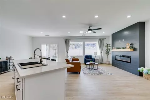 2255 Bildad Dr, Henderson, NV 89044