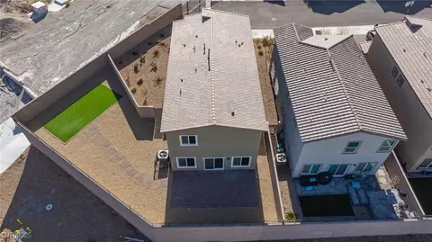 5204 Sunstone Mesa Dr, Las Vegas, NV 89166