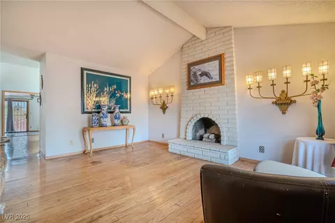 5016 Roswell St, Las Vegas, NV 89120