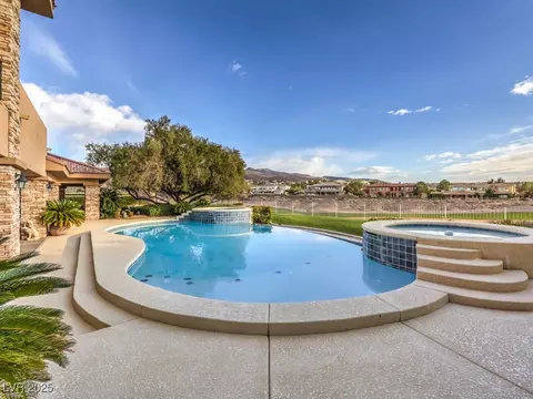5 Mountain Cove Ct, Henderson, NV 89052