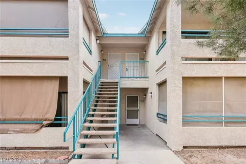 5241 Lindell Rd #202, Las Vegas, NV 89118