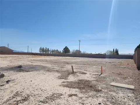 5441 Lincolnwood Ct, Pahrump, NV 89061