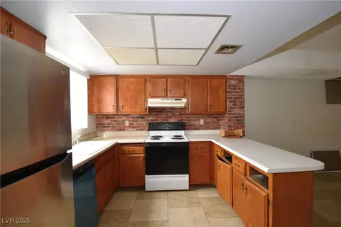 5612 W Lake Mead Blvd, Las Vegas, NV 89108