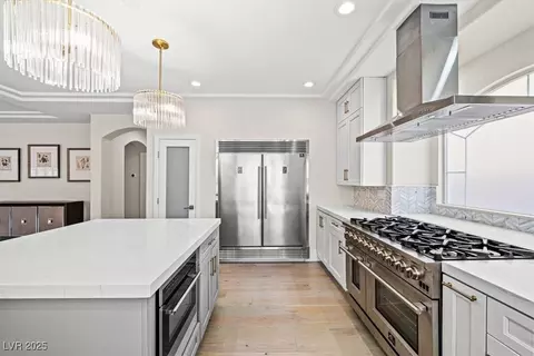 6335 Mount Eden Ave, Las Vegas, NV 89139