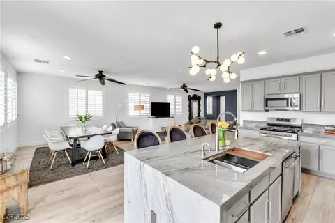 10350 Mystic Pine Rd, Las Vegas, NV 89135